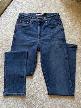 NWT Levi’s 724 High Rise Slim Straight Women’s Jeans Size 29/32